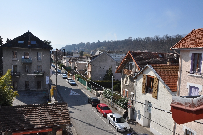 Chemin des Abattoirs, puis chemin des Bulles, actuellement avenue de la Liberté