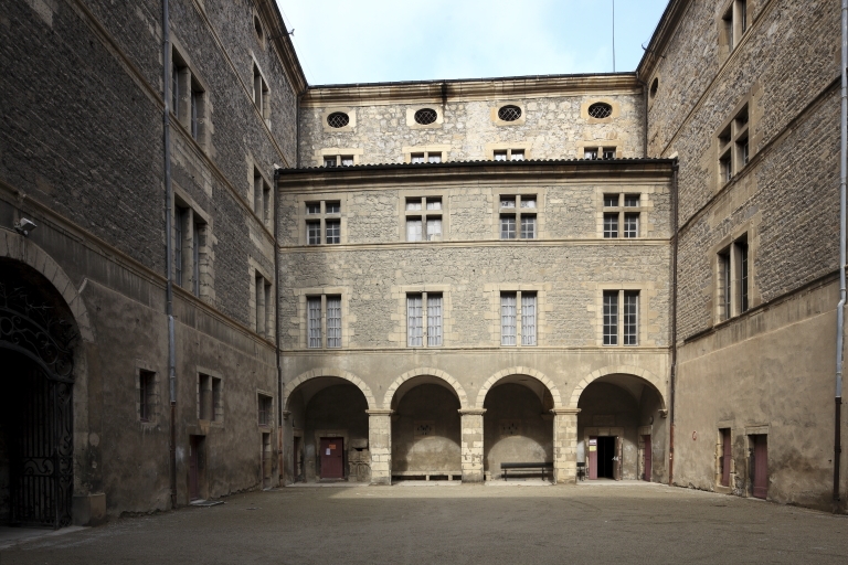 Bâtiment A. Cour d´honneur, élévation nord.