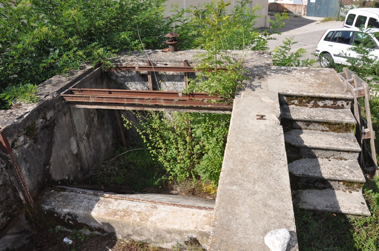 Fabrique de tulles P. Rousisllon puis usine de tissage Jeanne Blanchin-Tissage actuellement logement