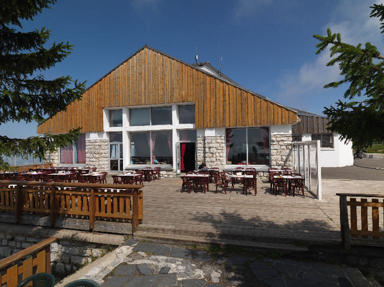 Gare supérieure du téléphérique du Revard et restaurant, actuellement restaurant Les Quatre Vallées et échoppe de souvenirs