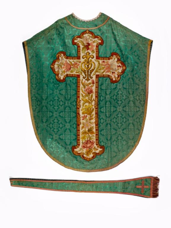 chasuble ; étole : ornement vert