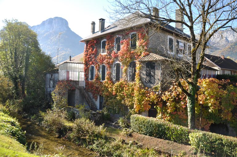 Usine Flaquet dite Usine Fracquet et Forge mécanique Bertholiot puis Scierie Bertholio puis Société Bois Sciages et Caisses de Grenoble actuellement maison d'habitation