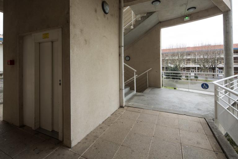 Les bâtiments nord (B) et sud (C) du lycée Emile-Loubet