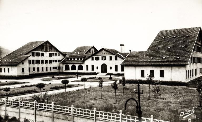 Immeuble à logements, dit phalanstère de la Viscamine puis colonie de vacances, actuellement lycée d’enseignement général Pierre-du-Terrail