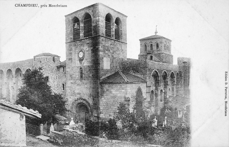 Le bourg fortifié ou "Château" de Champdieu