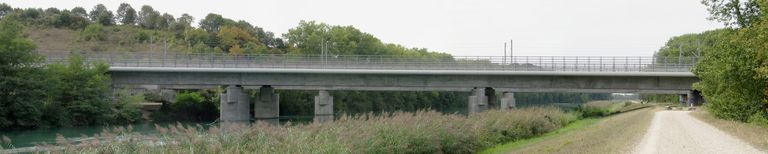 Viaduc autoroutier de Miribel-Jonage