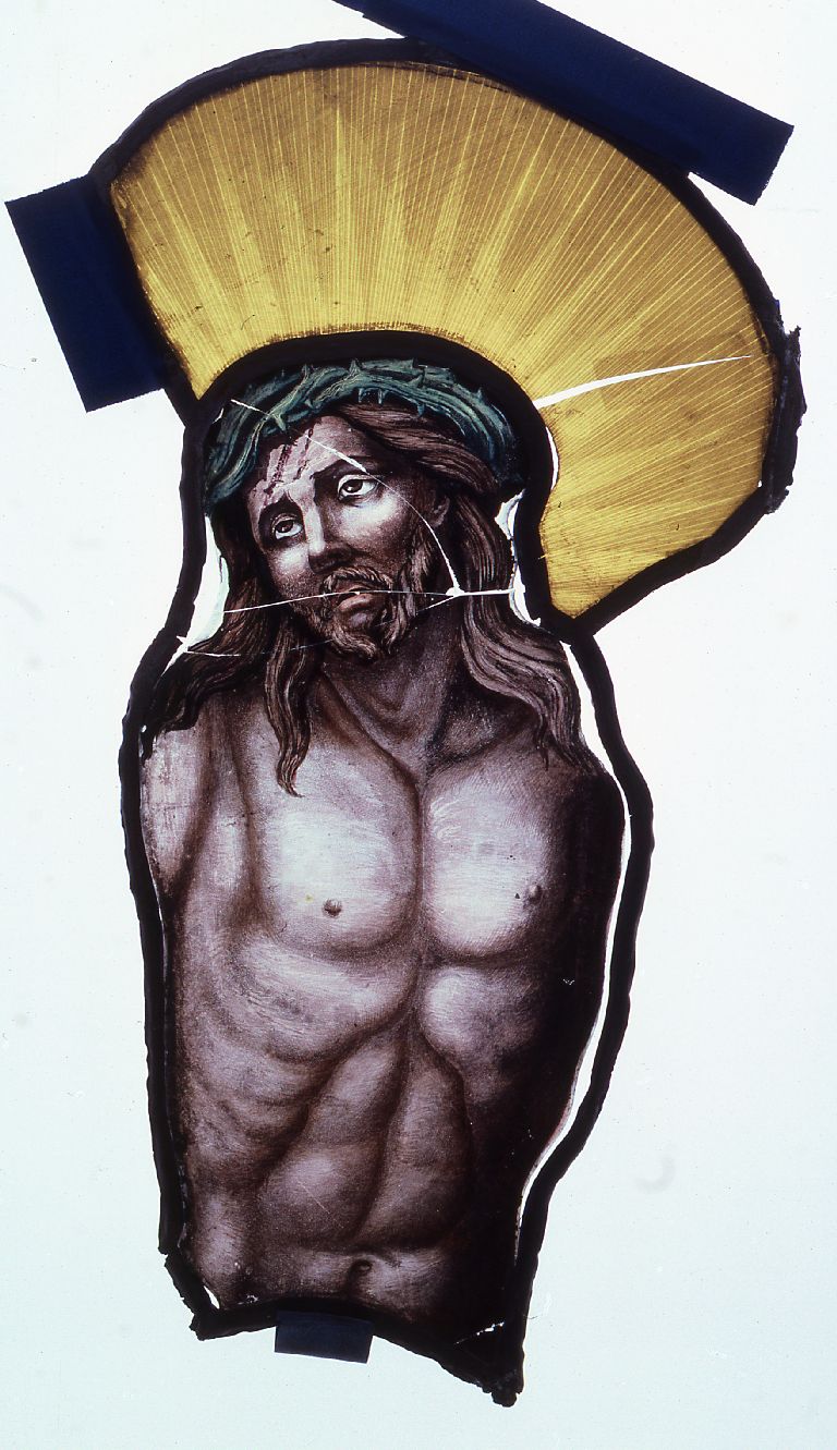 Verrière : buste du Christ couronné d' épines, verrière à personnages