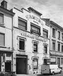 Usine de teinturerie N. Delay et Perrin puis société Pillot bourres de soies et déchets puis Bayard relieurs actuellement établissement de vins spéciaux G.H. Mumm champagne et Y. Lionard immeubles
