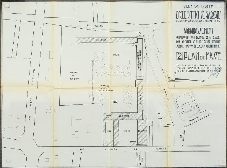 Manoir de Chènevoux, puis collège de jésuites, puis école centrale, puis lycée de garçons, actuellement lycée d'enseignement secondaire Jean-Puy