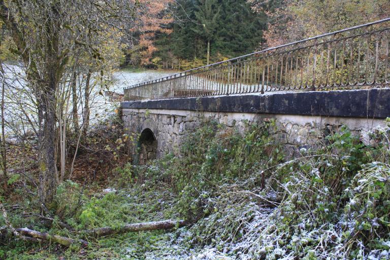 Vieux pont de Trélachaud