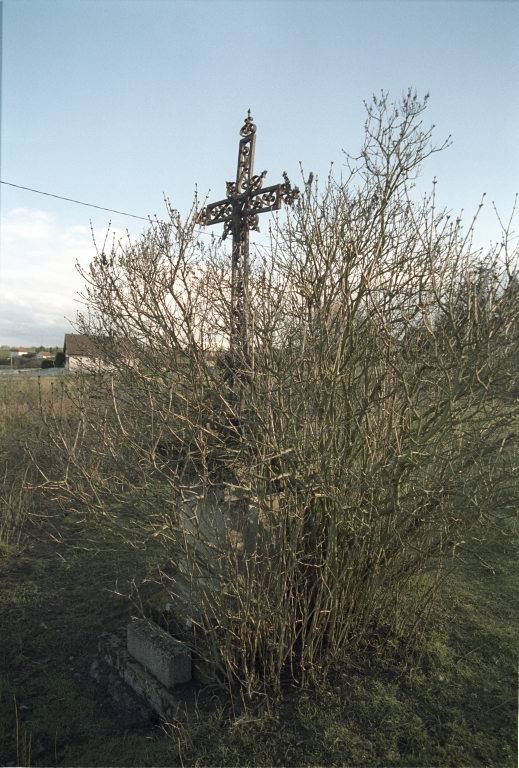 Les croix monumentales du canton de Boën et de la commune de Sail-sous-Couzan