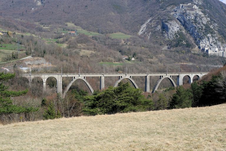 Viaduc ferroviaire de Longeray