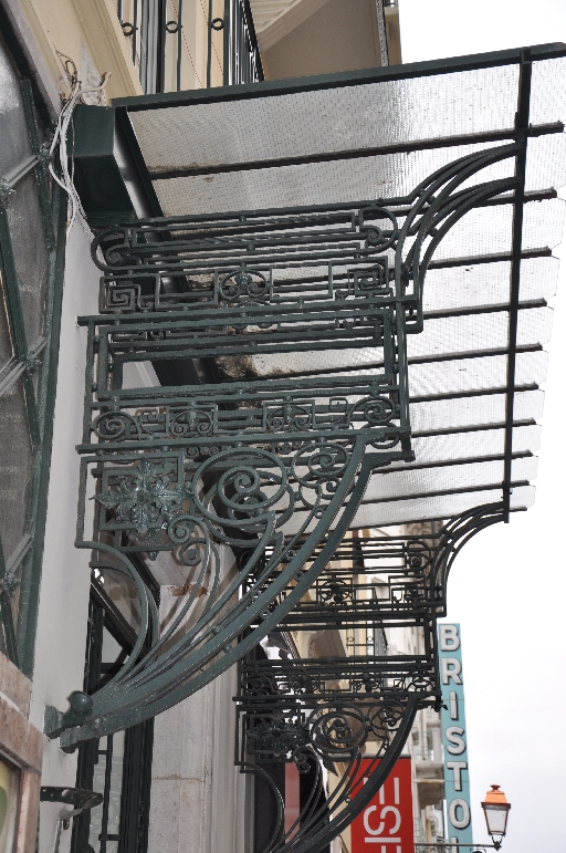 Hôtel de voyageurs, Hôtel du Globe, puis Grand Hôtel de l'Europe, puis Hôtel de l'Europe et Villa Béatrice, actuellement immeuble Europe-Béatrice