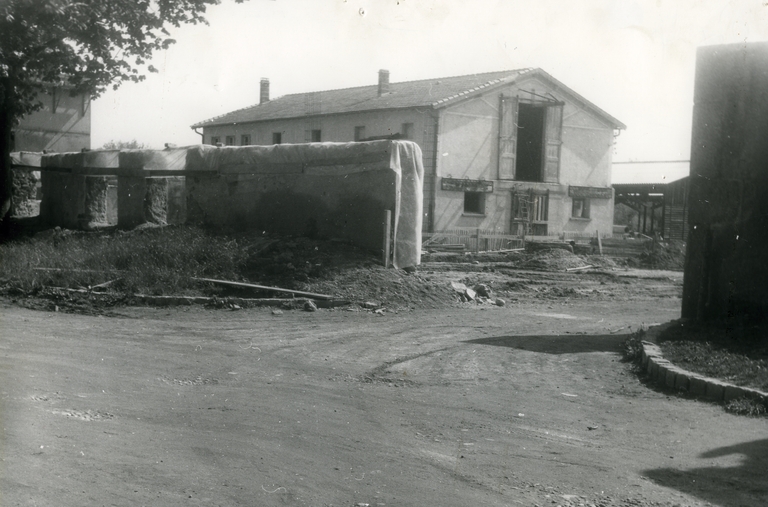 Communs et ferme de la demeure, puis école d'agriculture