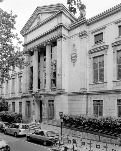 Musée Guimet ou musée des Religions puis patinoire dite Palais de Glace puis muséum d'histoire naturelle et musée Guimet, actuellement Muséum
