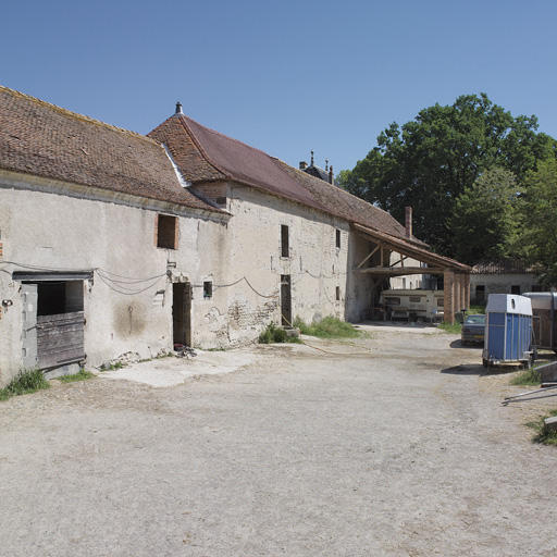 Communs du château de Magneux-Haute-Rive