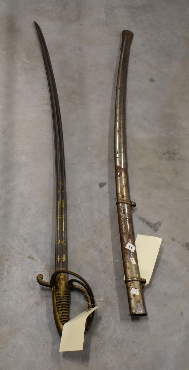 Sabre d'un ensemble d'un sabre et son fourreau