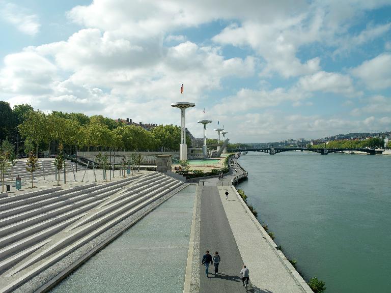 Piscine du Rhône, Centre nautique actuellement centre nautique Tony-Bertrand