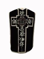 chasuble : ornement noir