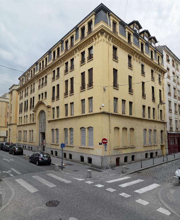 Établissement de bains, dit Grand Hammam lyonnais, puis Hôtel Claridge, puis université, dite Facultés catholiques de Lyon, actuellement immeuble