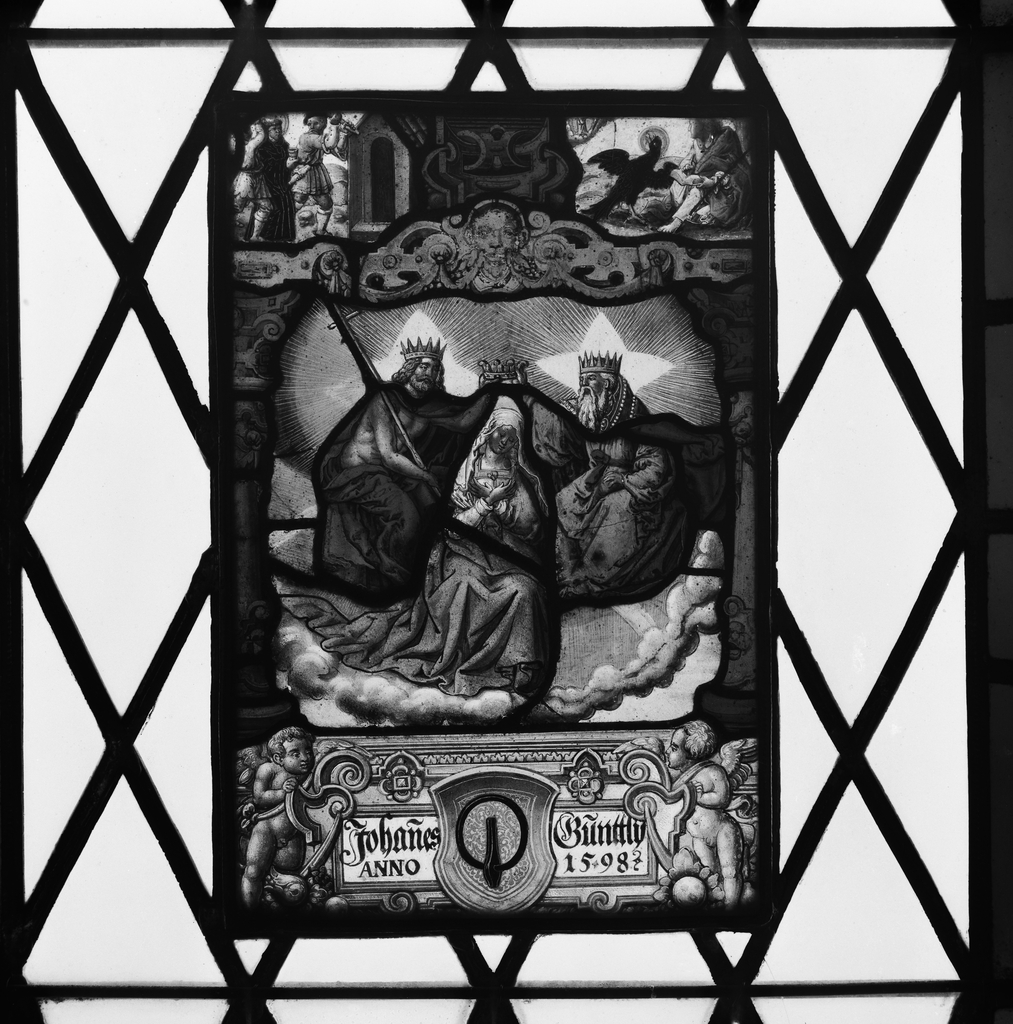 Verrière : Couronnement de la Vierge, saint Jean écrivant (baie 1), verrière figurée