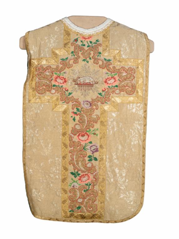 chasuble, étole : ornement doré