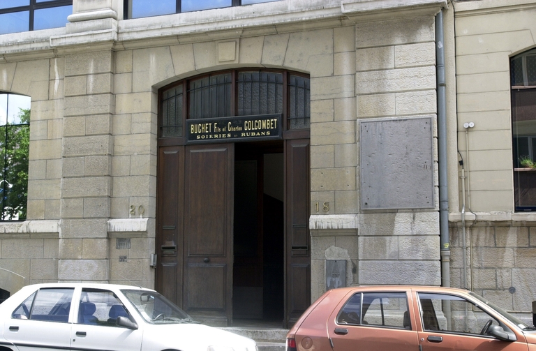 Tissage fabrique de soierie Descours et Genthon et Usine de passementerie dite Wyler et Cie et Truchot soierie puis Bucol-Buchet Fils et Charles Colcombet, soierie et rubans actuellement immeuble de bureaux les mutuelles Ami