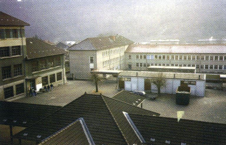 Groupe scolaire de Montroux, puis Cité technique, actuellement lycée d'enseignement général, technologique et professionnel René-Perrin