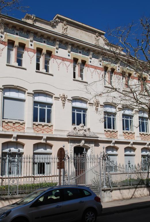 École pratique de commerce et d’industrie, actuellement lycée d’enseignement général, technologique et professionnel, dit cité scolaire Hippolyte Carnot