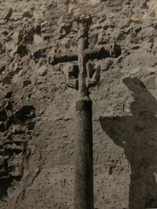 Ancienne croix de cimetière