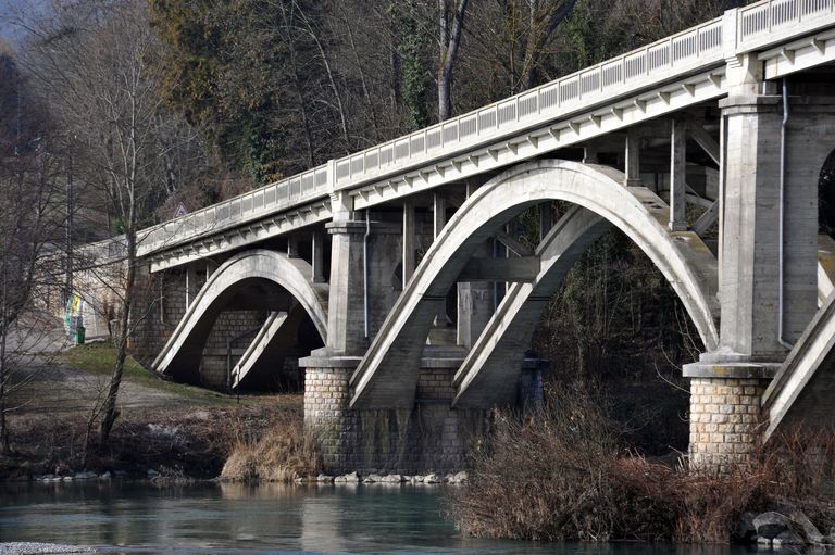 Pont routier de Lucey