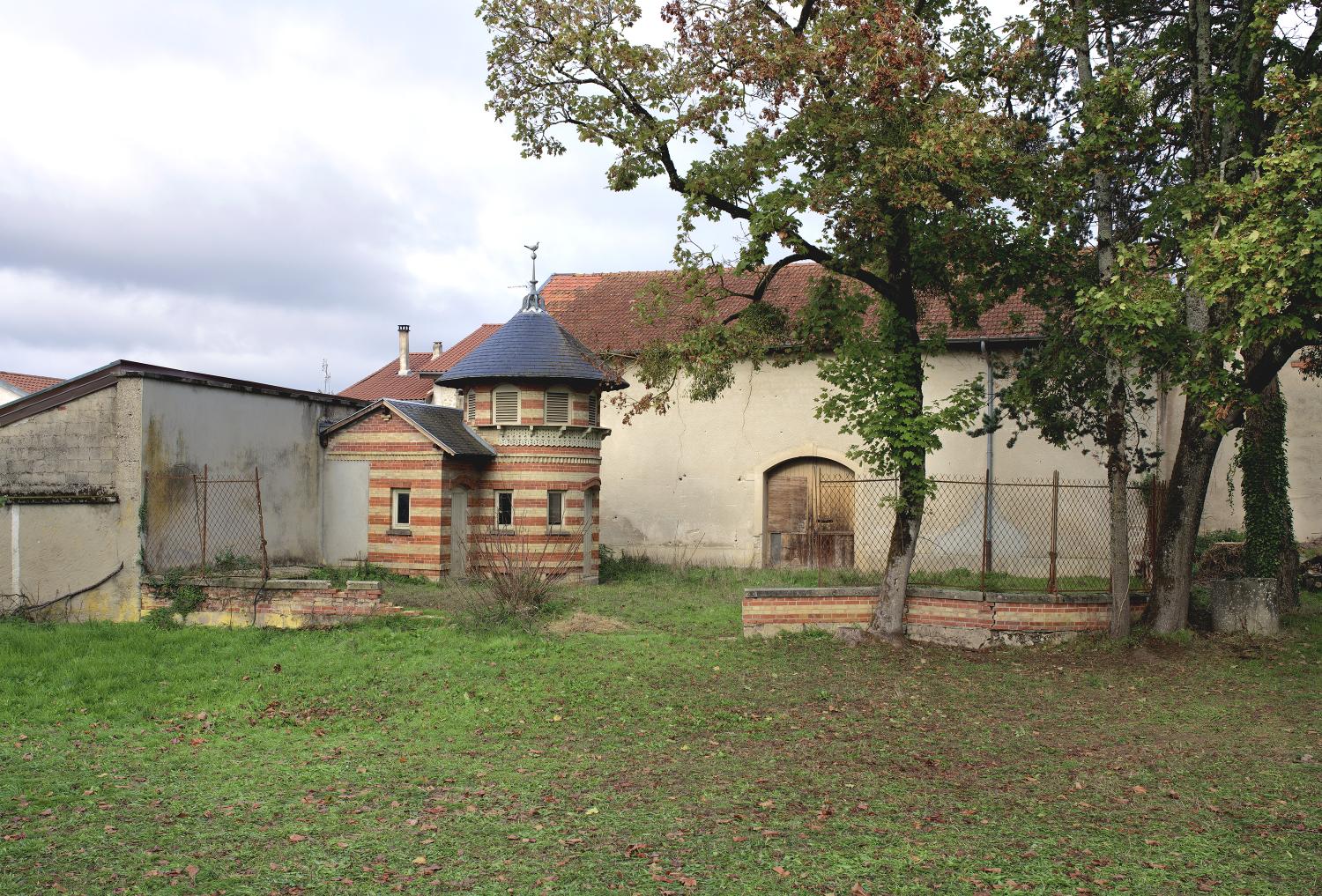 Faisanderie-pigeonnier du château de Saint-Maurice-de-Rémens