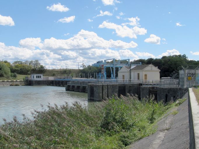 Barrage de garde dit barrage hydroélectrique de Jonage, écluse