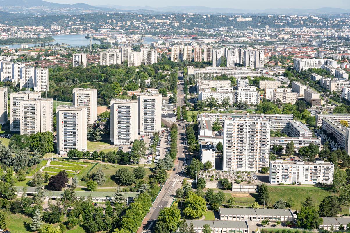 Immeubles et tours dits Zone d'Urbanisation Prioritaire des Minguettes à Vénissieux