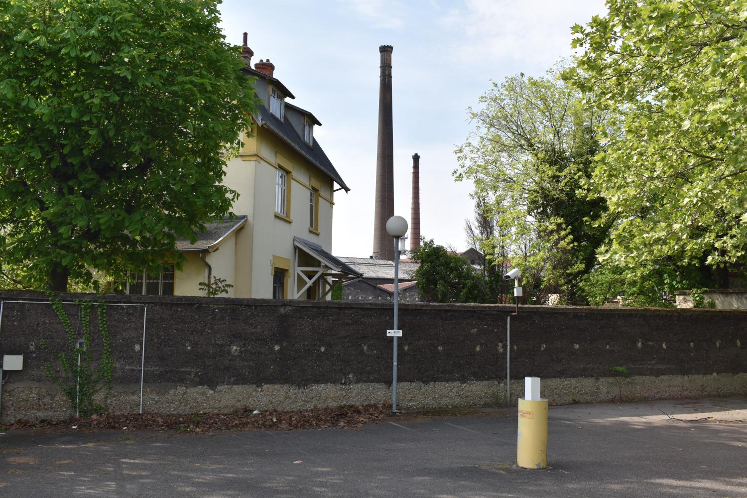 Société Française des Electrodes - Puis Société des Electrodes et Réfractaires Savoie et Carbone Savoie - Actuellement Saint-Gobain Savoie Réfractaires et Tokai Cobex Savoie