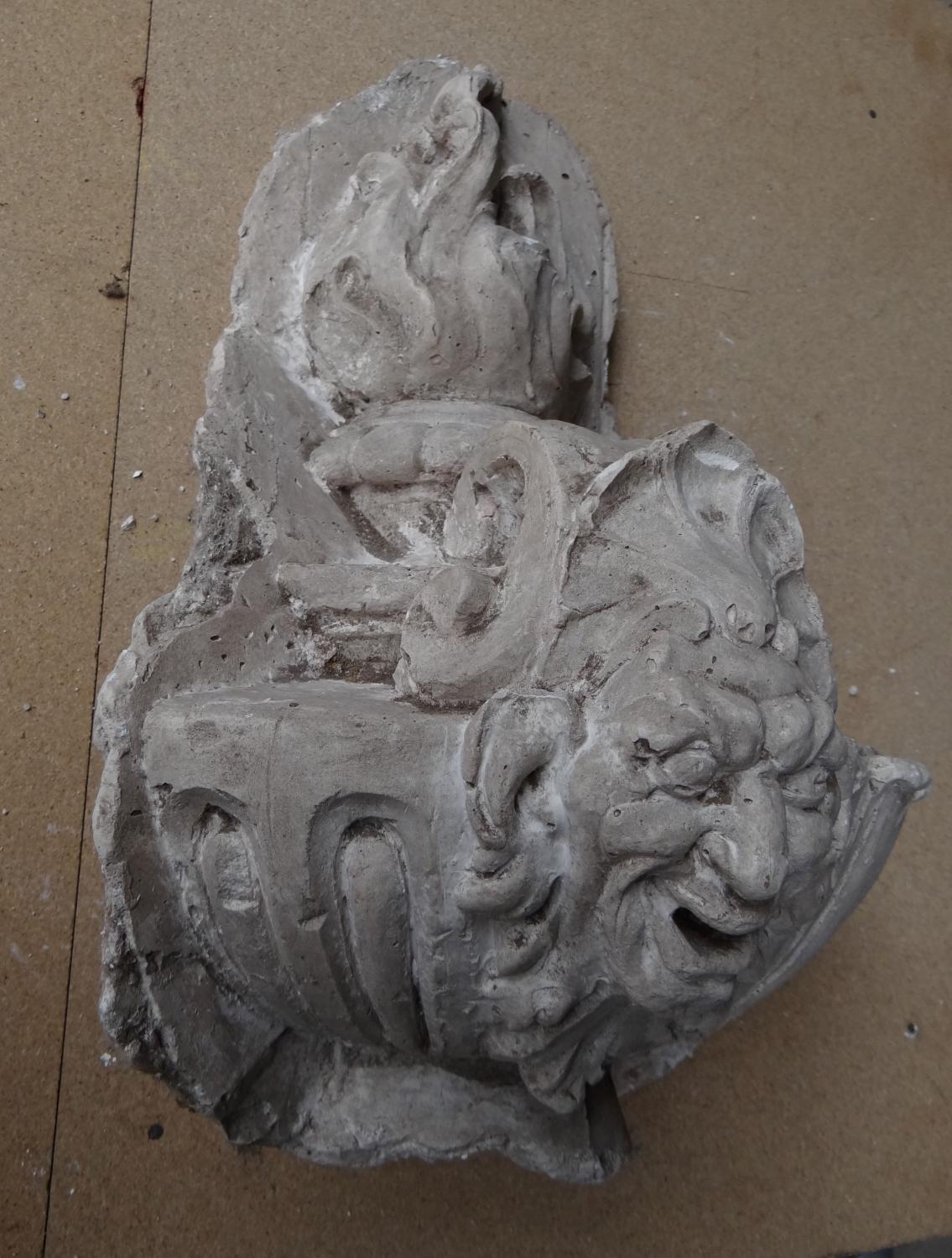 Fragment n°10 d'un ensemble de 18 fragments de maquette de décor d'architecture