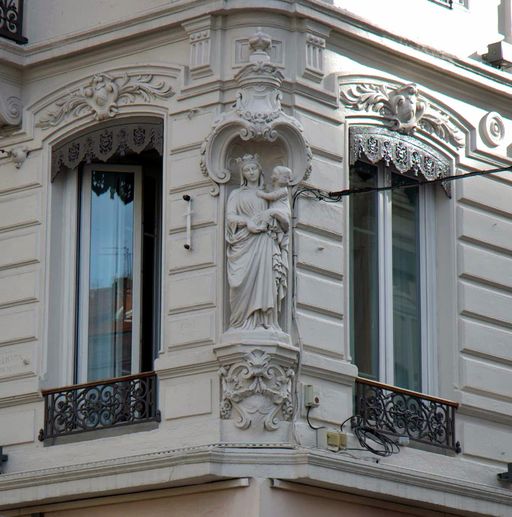 Groupe sculpté : Vierge à l'Enfant