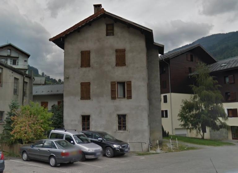 Moulin à farine, foulon, martinet, scierie du chef-lieu dit moulins de Dessous-ville actuellement logements