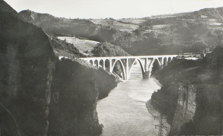 Viaduc ferroviaire de Longeray