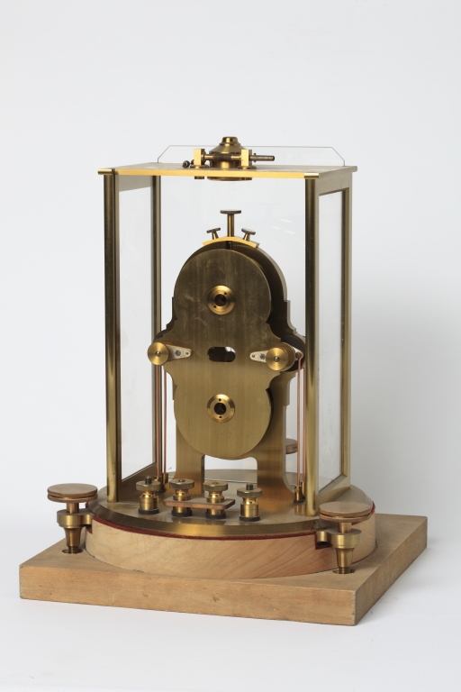 Instrument de démonstration en électrodynamique dit galvanomètre de Thomson