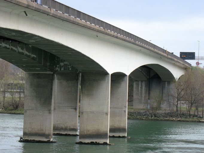 Pont autoroutier