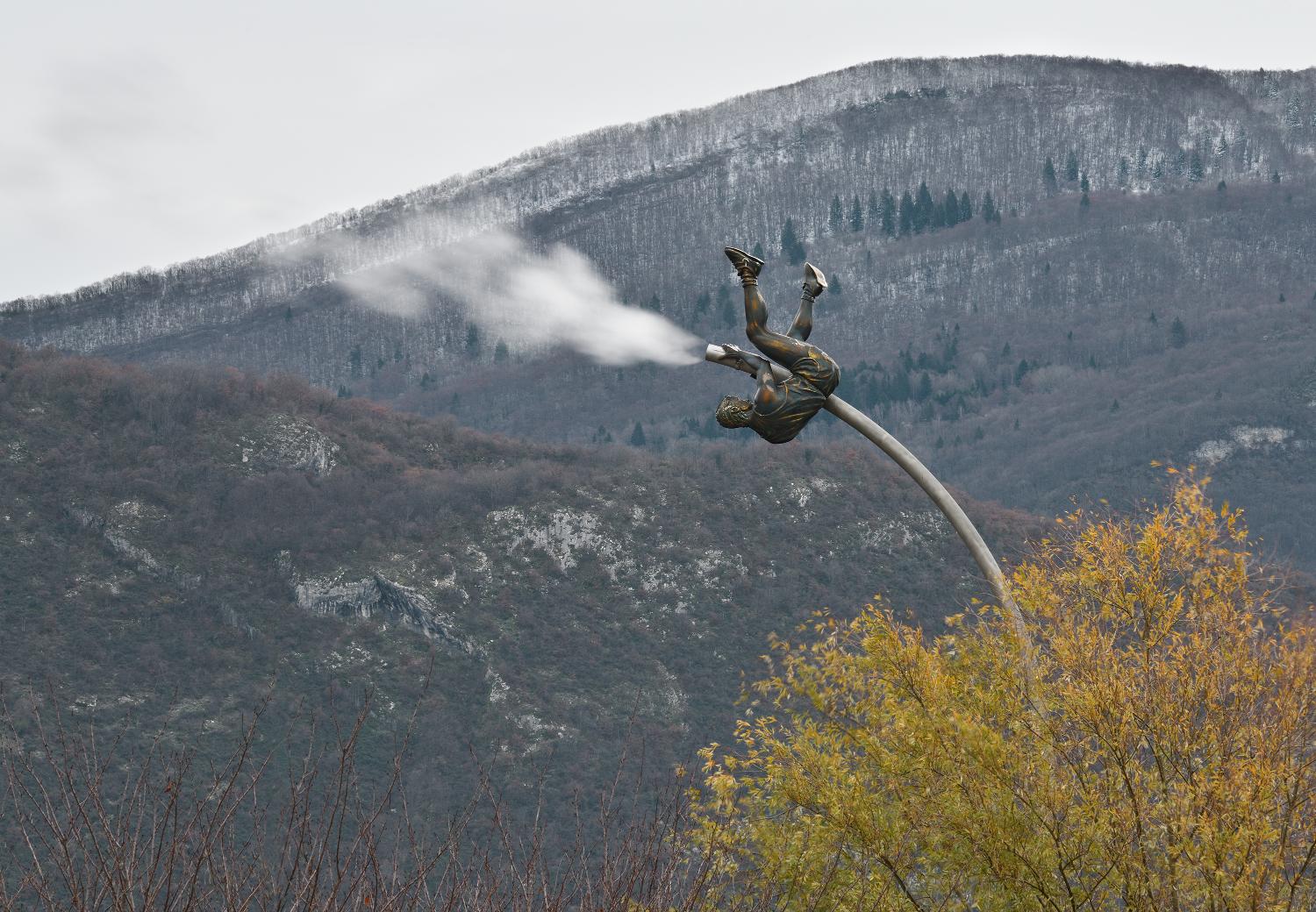 Sculpture (ronde-bosse) : Perchiste [titre factice]