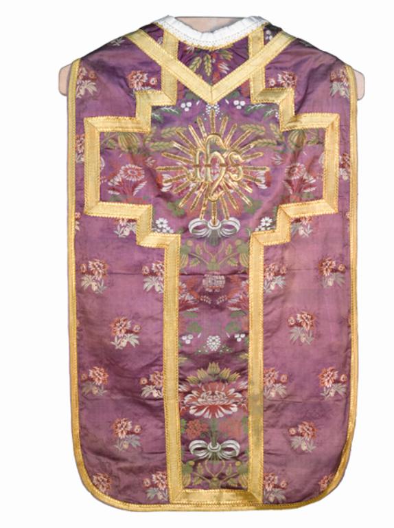 chasuble, étole, manipule, voile de calice, bourse de corporal : ornement violet