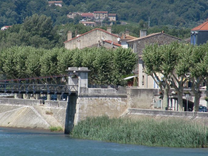 Pont routier, actuellement passerelle Marc Seguin