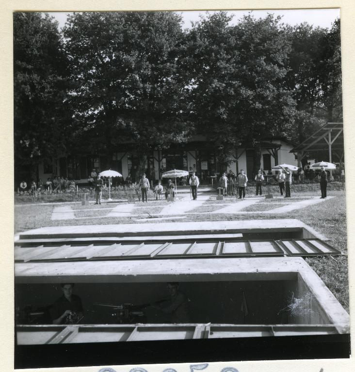 Établissement de tir, dit Tir aux pigeons, puis Stand de Chantemerle, actuellement complexe sportif, dit Stade de Chantemerle