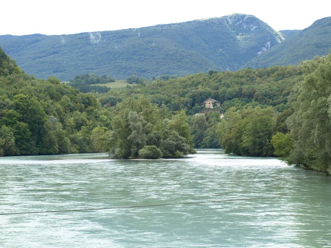 Ancien pont routier de Pyrimont (détruit), actuellement piles (vestiges)