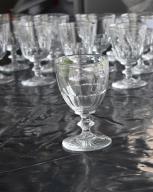 Ensemble de 30 verres de quatre types, gravés au chiffre de Louis Philippe : lot de 4 verres à eau de type n°2