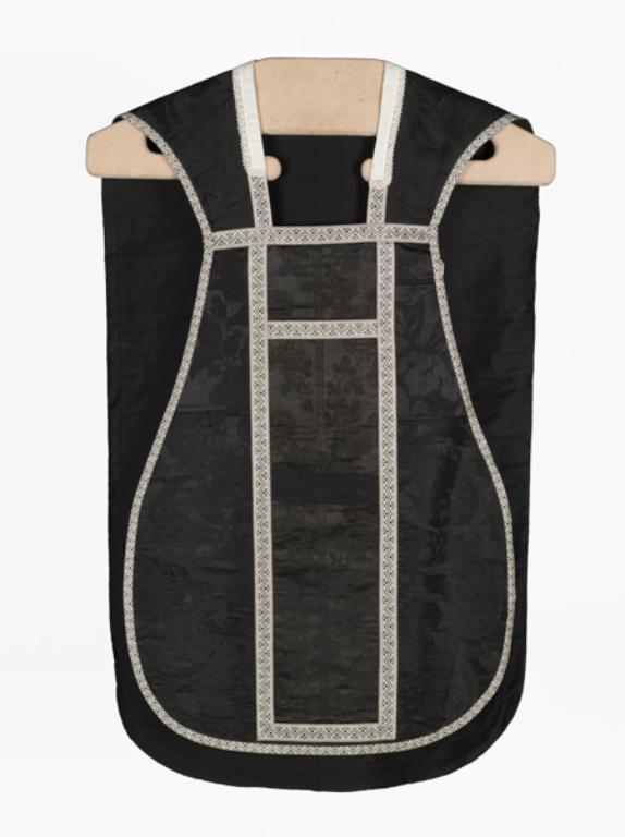 chasuble : ornement noir