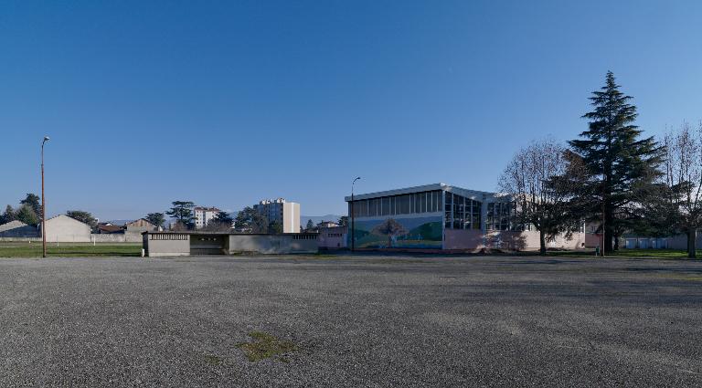 Lycée d'enseignement général, technique et professionnel, actuellement lycée des métiers du cuir, dit lycée du Dauphiné