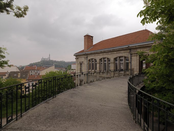 École normale d'institutrices, puis institut de formation des maîtres, actuellement collège